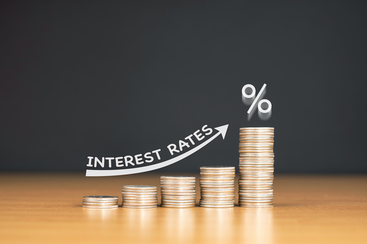 نرخ بهره با دیگر شاخص های اقتصادی چه رابطه ای دارد ؟